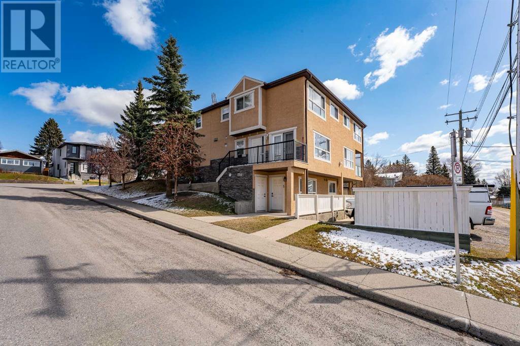 3, 55 Collingwood Place Nw, Calgary, Alberta  T2L 0R1 - Photo 1 - A2213090