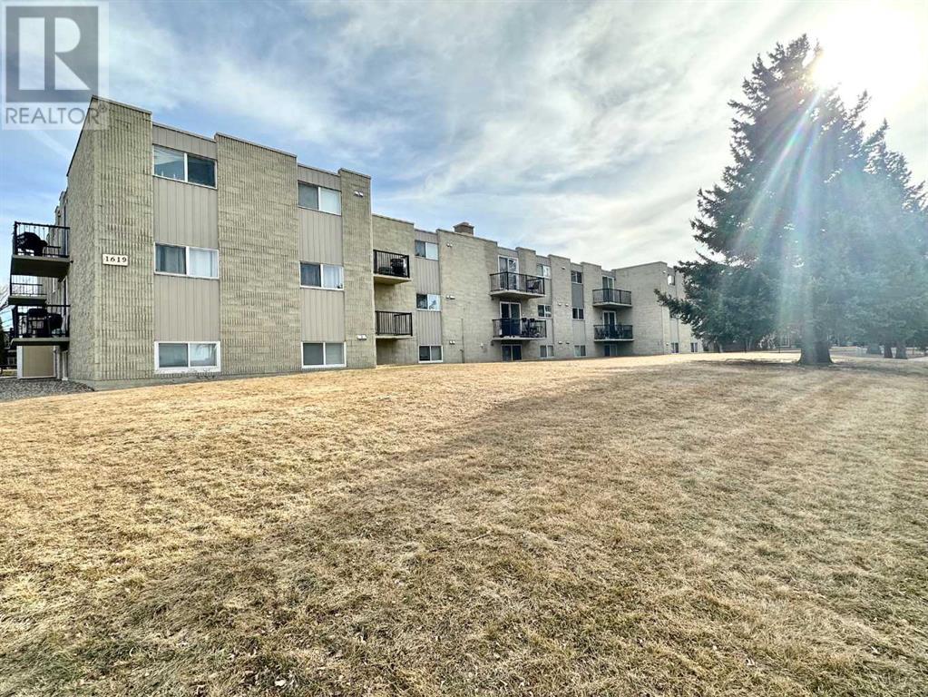 Property at 3, 1619 Scenic Heights S image 1