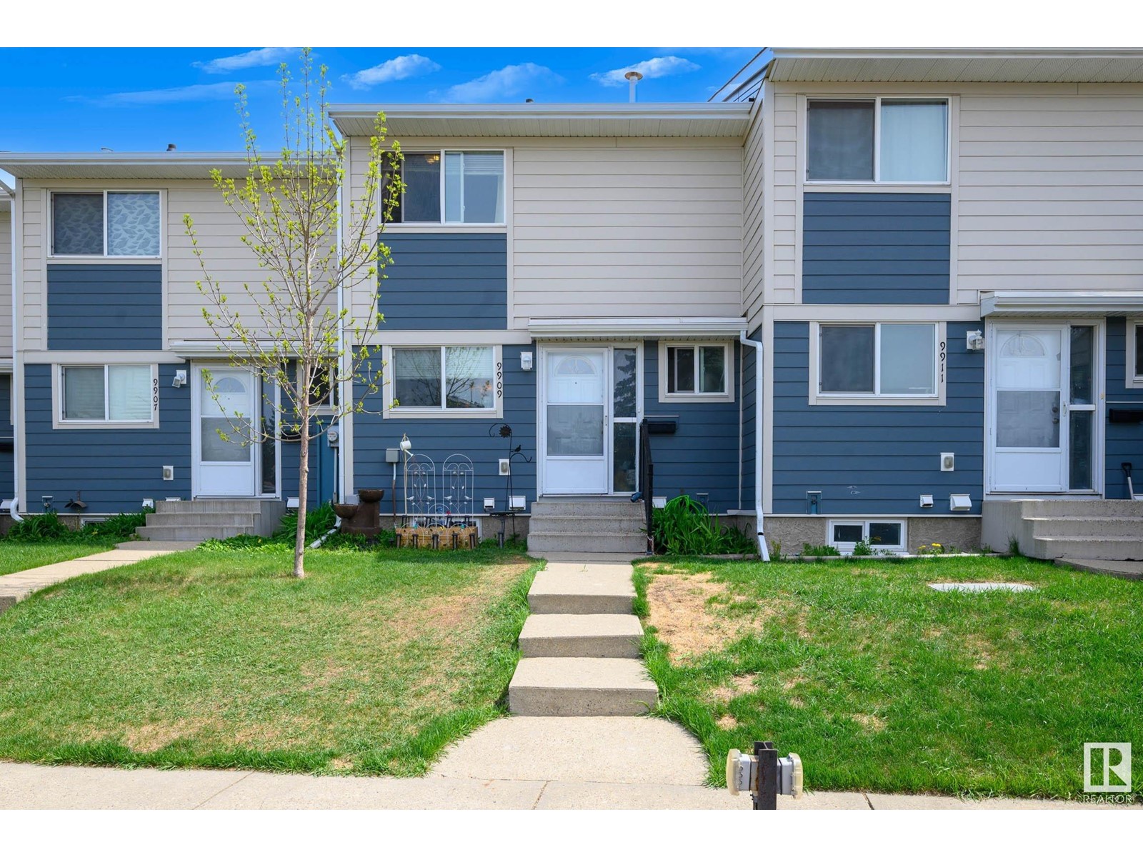 Property at 9909 171 AV NW image 1