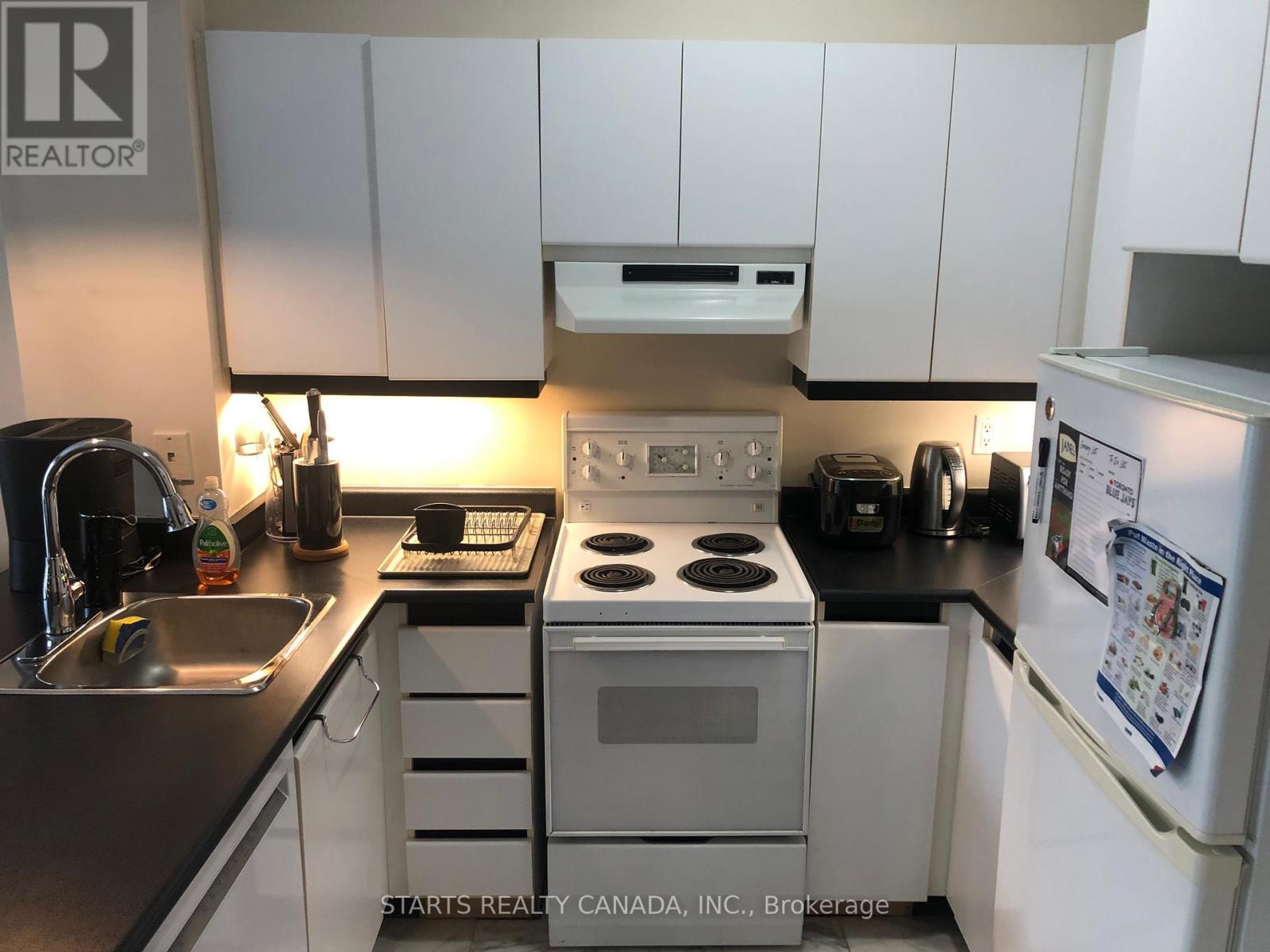 1602 - 7 King Street E, Toronto, Ontario  M5C 3C5 - Photo 2 - C12140499