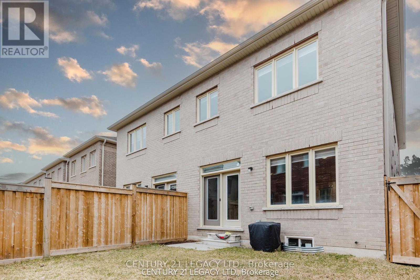 180 Agro Street, Hamilton, Ontario  L8B 1X7 - Photo 18 - X12140503