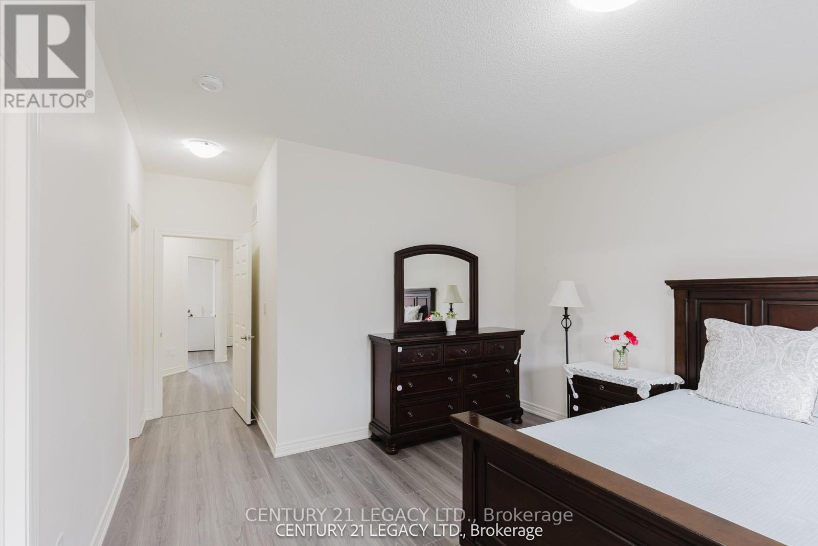 180 Agro Street, Hamilton, Ontario  L8B 1X7 - Photo 30 - X12140503