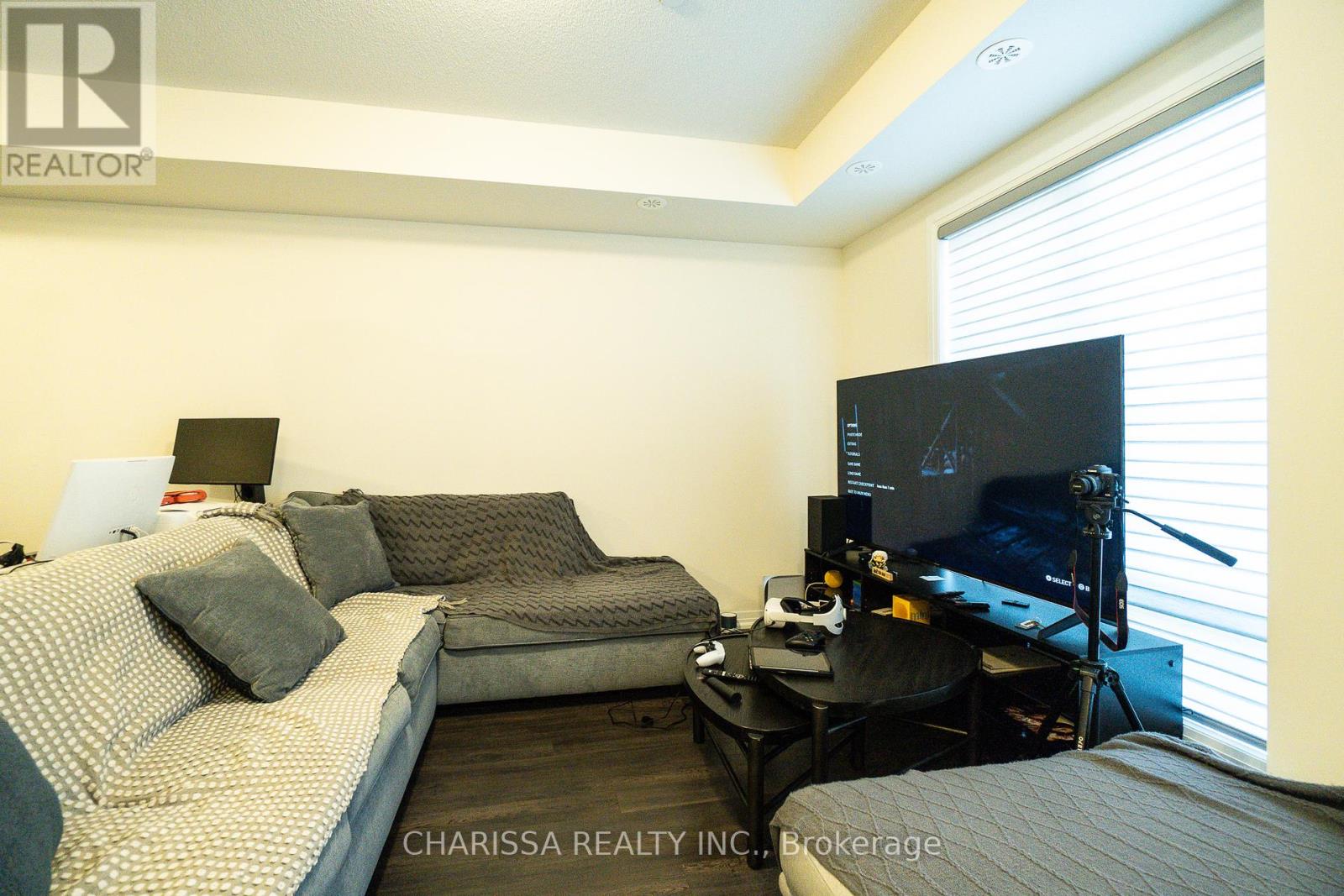 9 - 30 Liben Way, Toronto, Ontario  M1J 3Z4 - Photo 4 - E12129579