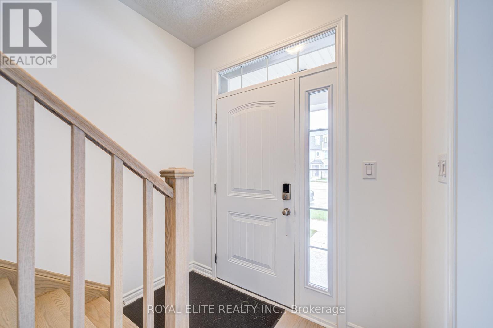 1374 William Halton Parkway, Oakville, Ontario  L6M 5P2 - Photo 2 - W12140508