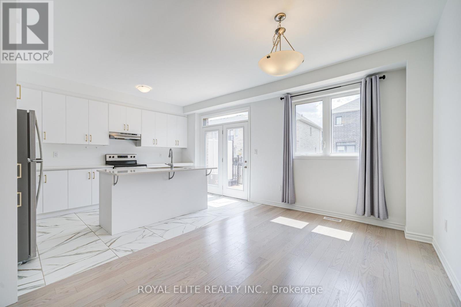1374 William Halton Parkway, Oakville, Ontario  L6M 5P2 - Photo 6 - W12140513