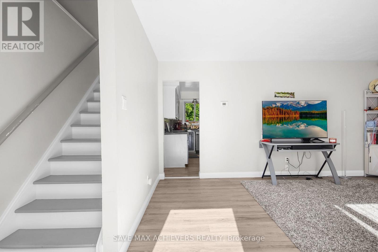 85 Kintail Crescent, London South, Ontario  N6E 1J4 - Photo 6 - X12140506