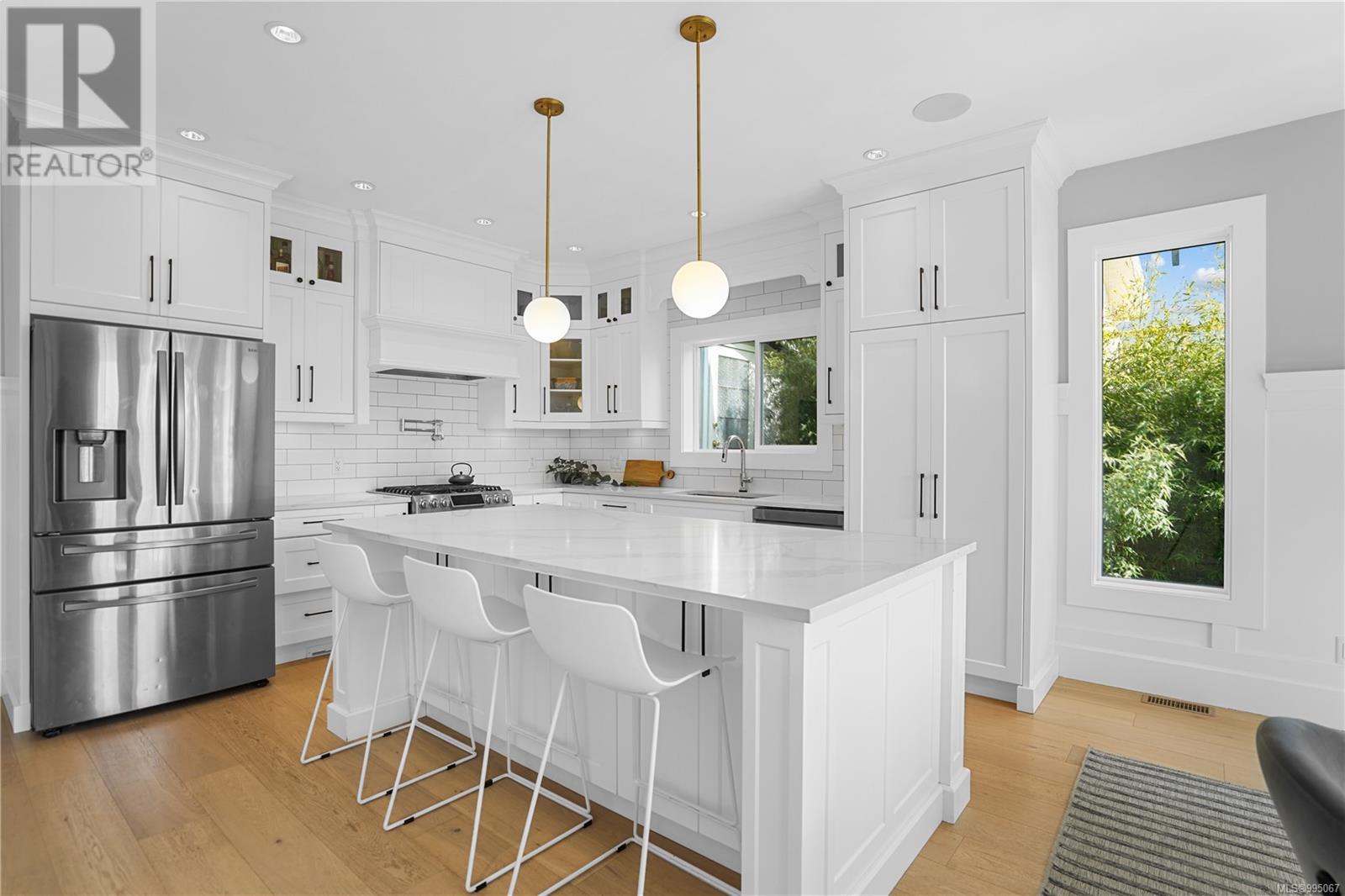 Property at 309 Cadillac Ave image 3