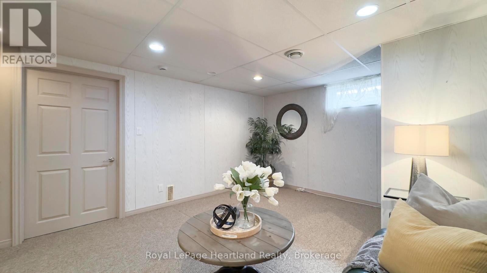 333 Ontario Street, Central Huron, Ontario  N0M 1L0 - Photo 23 - X12140521