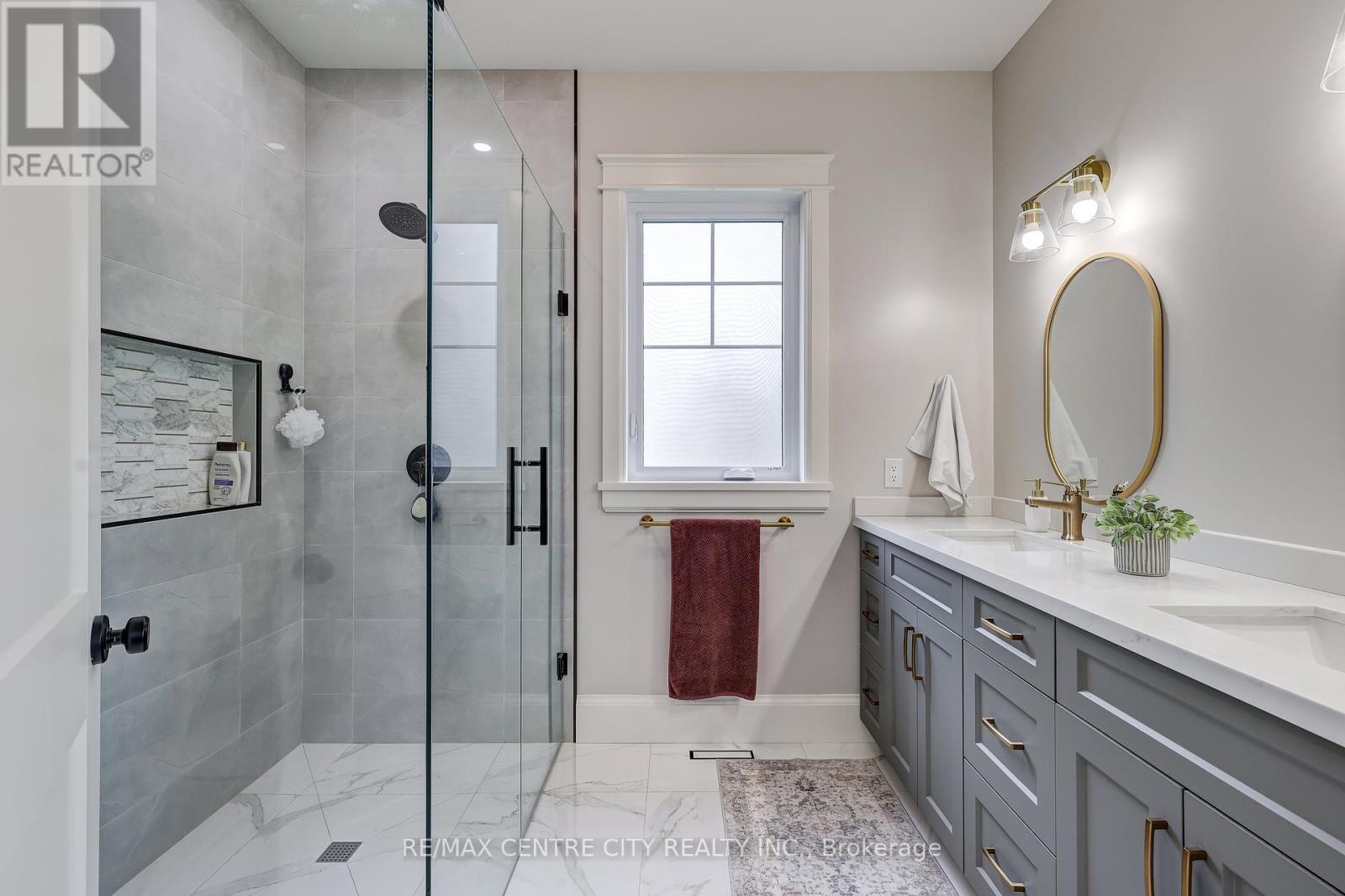 8 Oak Street, Bayham (Vienna), Ontario  N0J 1Z0 - Photo 16 - X12140558