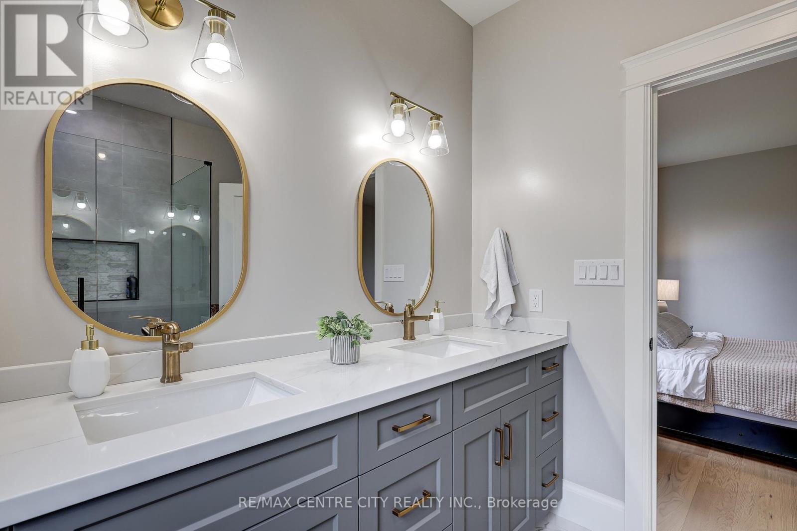 8 Oak Street, Bayham (Vienna), Ontario  N0J 1Z0 - Photo 18 - X12140558