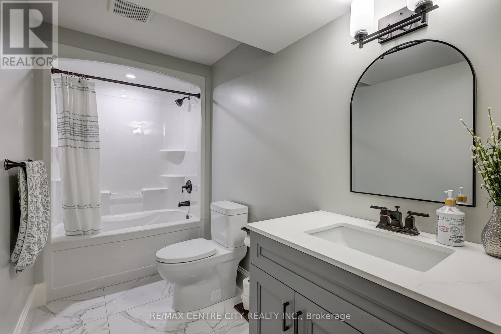 8 Oak Street, Bayham (Vienna), Ontario  N0J 1Z0 - Photo 24 - X12140558