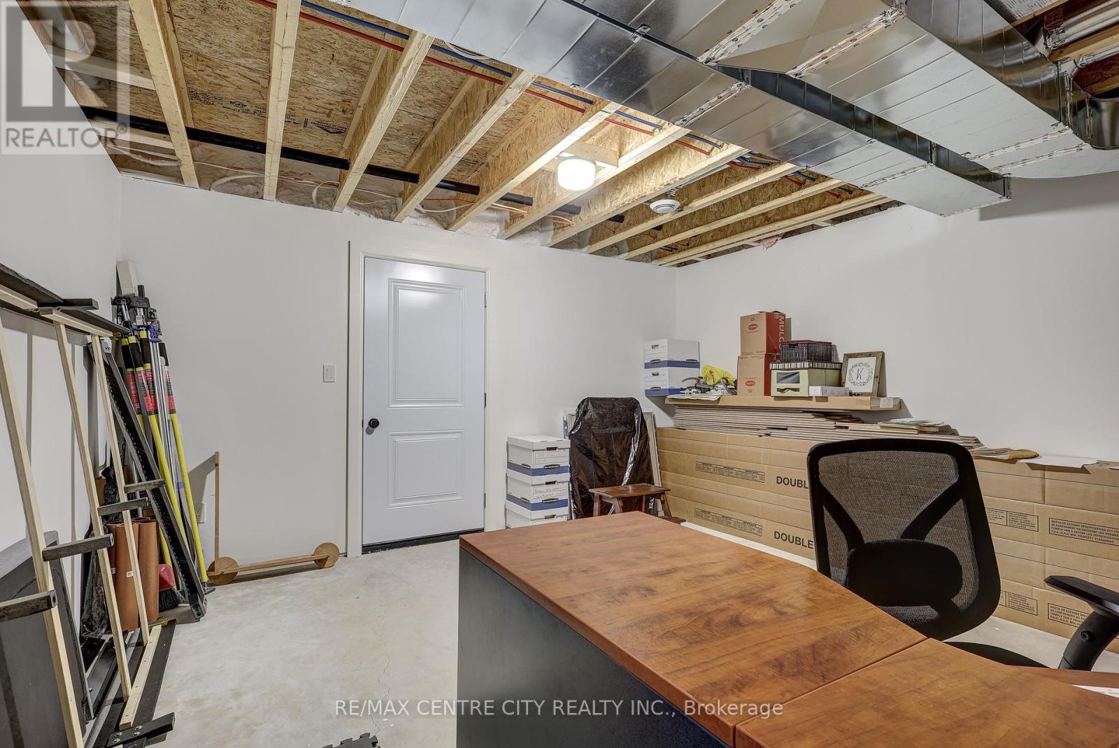 8 Oak Street, Bayham (Vienna), Ontario  N0J 1Z0 - Photo 25 - X12140558