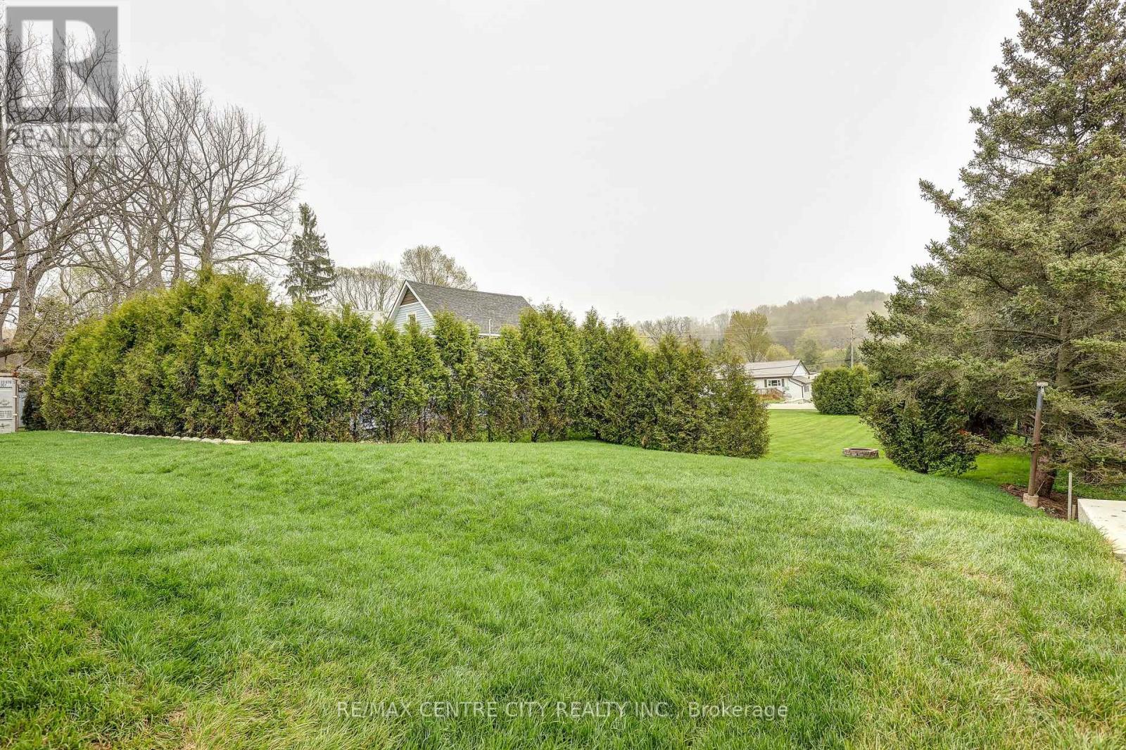 8 Oak Street, Bayham (Vienna), Ontario  N0J 1Z0 - Photo 34 - X12140558