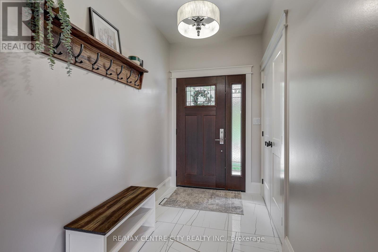 8 Oak Street, Bayham (Vienna), Ontario  N0J 1Z0 - Photo 4 - X12140558