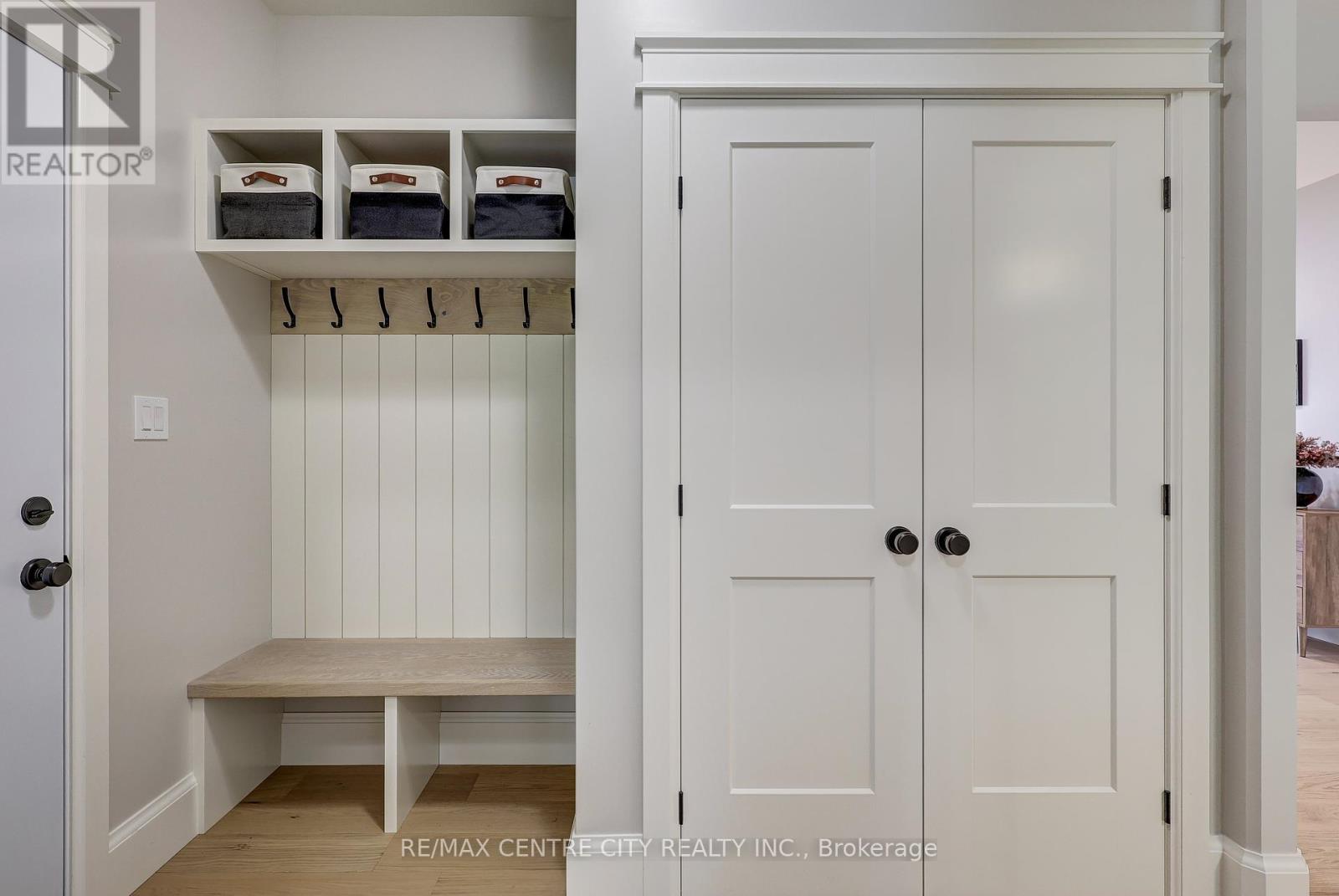 8 Oak Street, Bayham (Vienna), Ontario  N0J 1Z0 - Photo 5 - X12140558