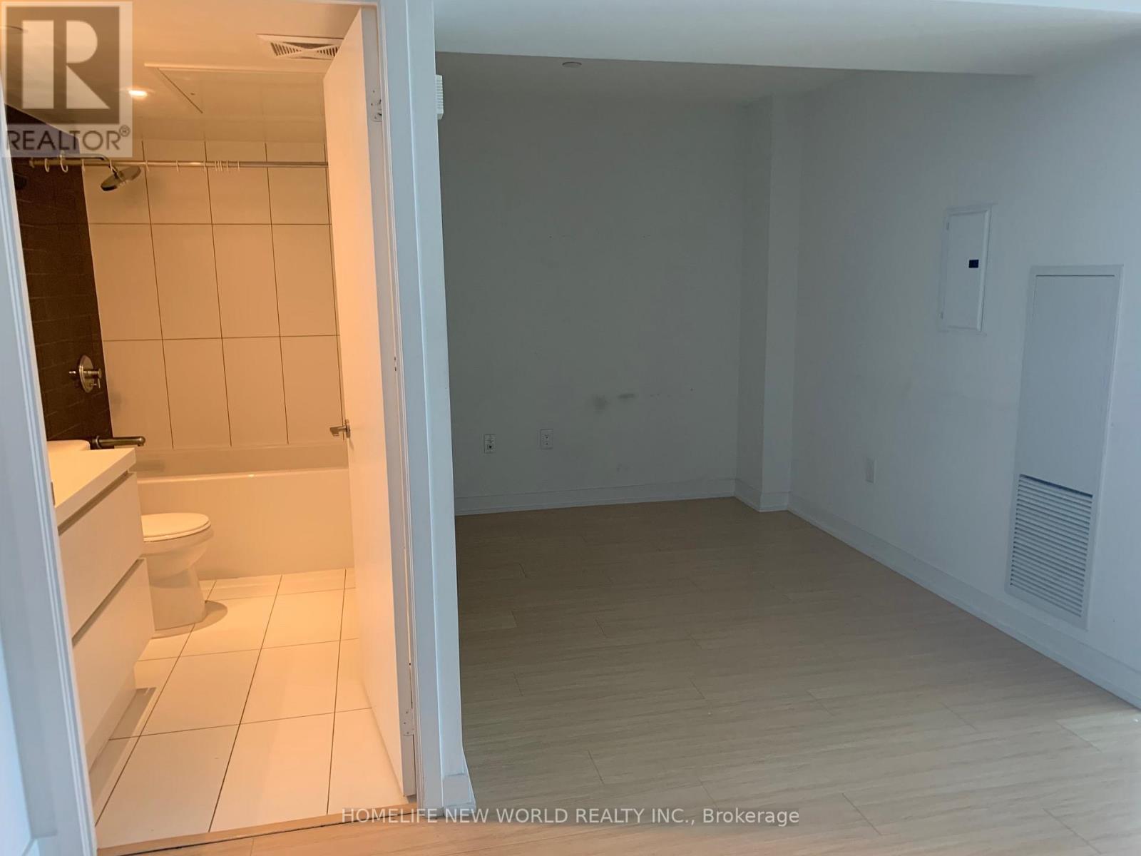 715 - 85 Queens Wharf Road, Toronto, Ontario  M5V 0J8 - Photo 5 - C12140560