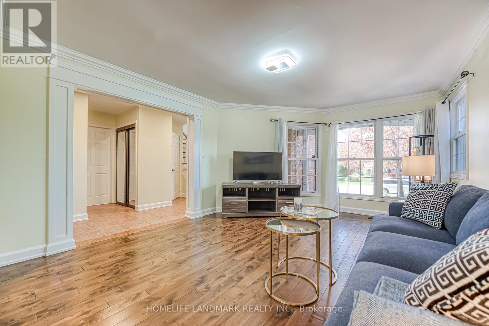 5301 Middlebury Drive, Mississauga, Ontario  L5M 5E5 - Photo 11 - W12140545