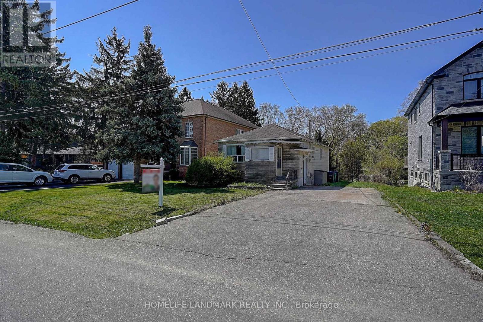 928 Hampton Crescent, Mississauga (Lakeview), Ontario  L5G 4G3 - Photo 7 - W12140561