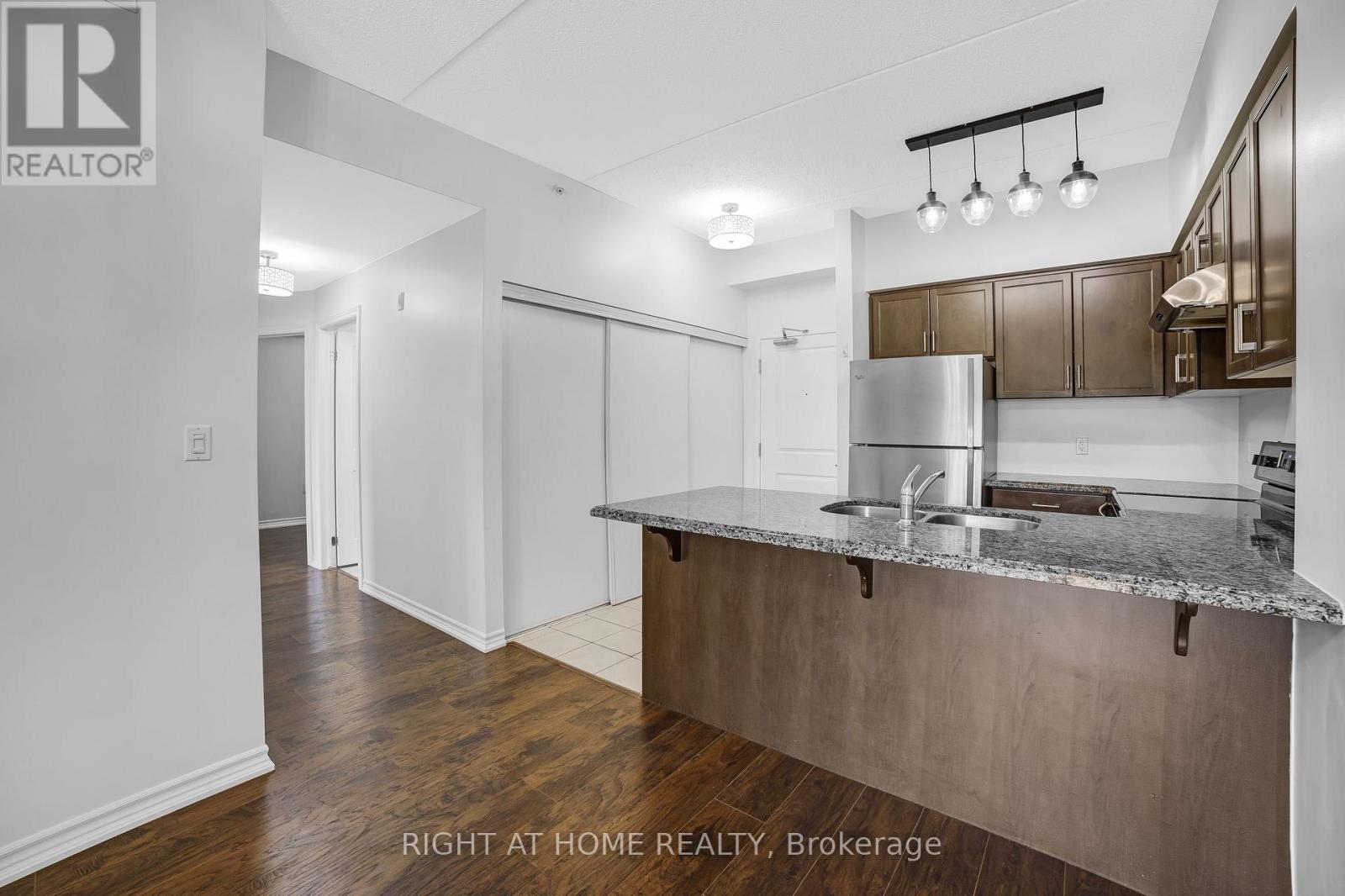 218 - 1077 Gordon Street, Guelph (Kortright West), Ontario  N1L 1H2 - Photo 13 - X12140542