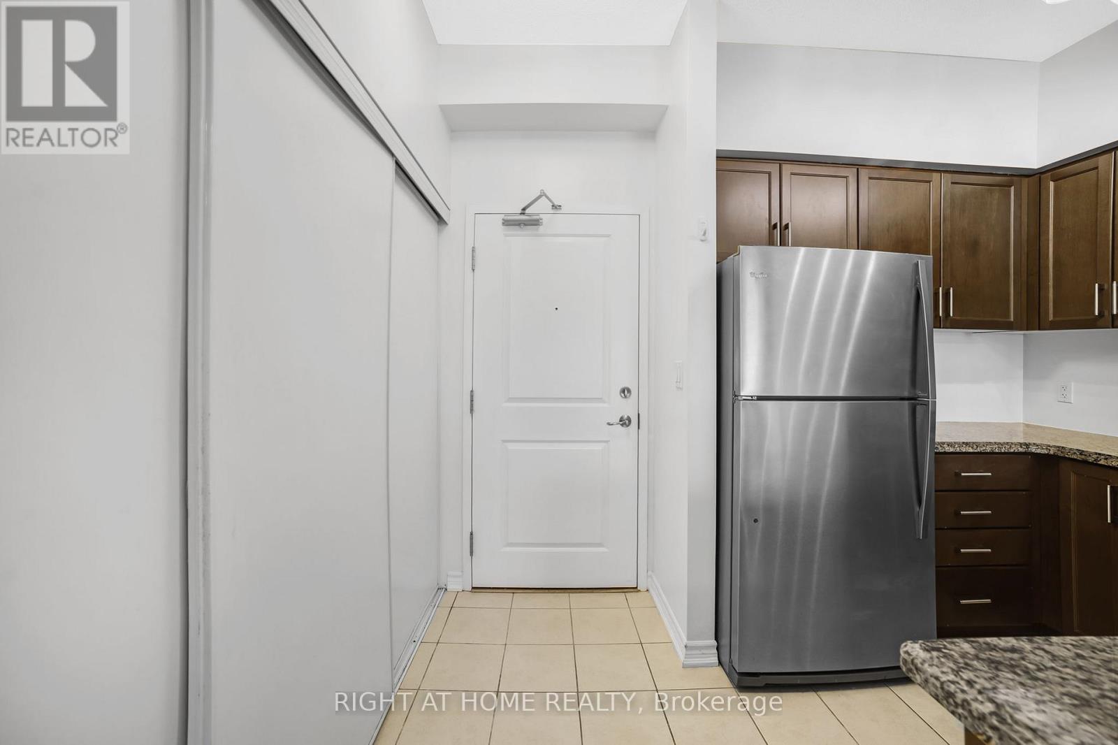 218 - 1077 Gordon Street, Guelph, Ontario  N1L 1H2 - Photo 5 - X12140542