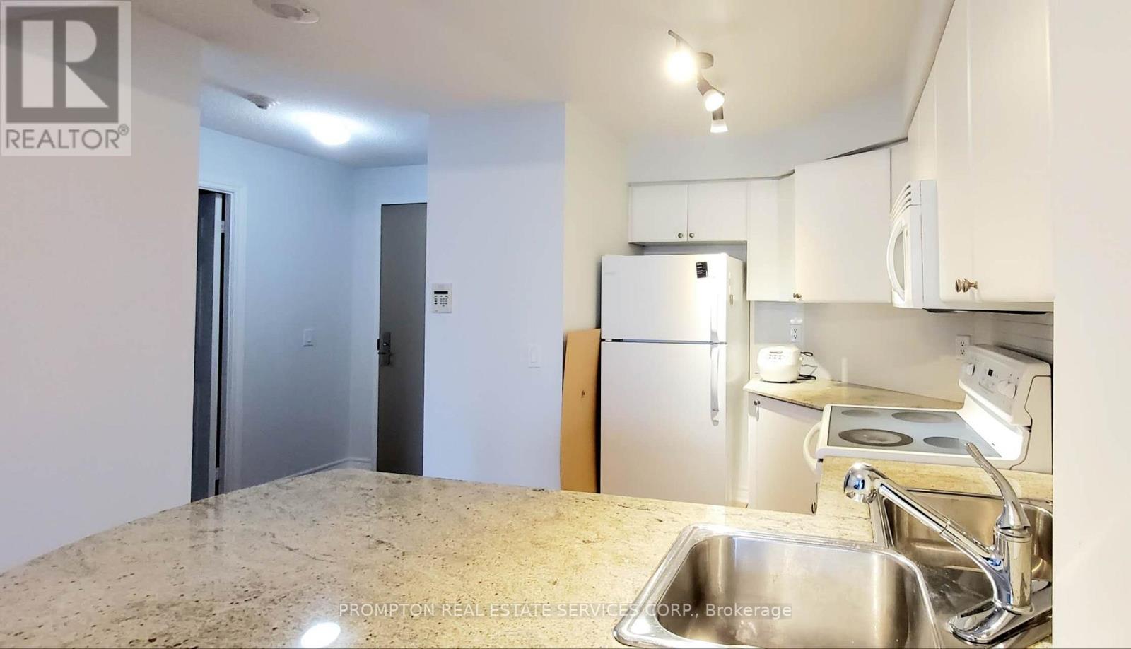 1913 - 763 Bay Street, Toronto, Ontario  M5G 2R3 - Photo 11 - C12140562