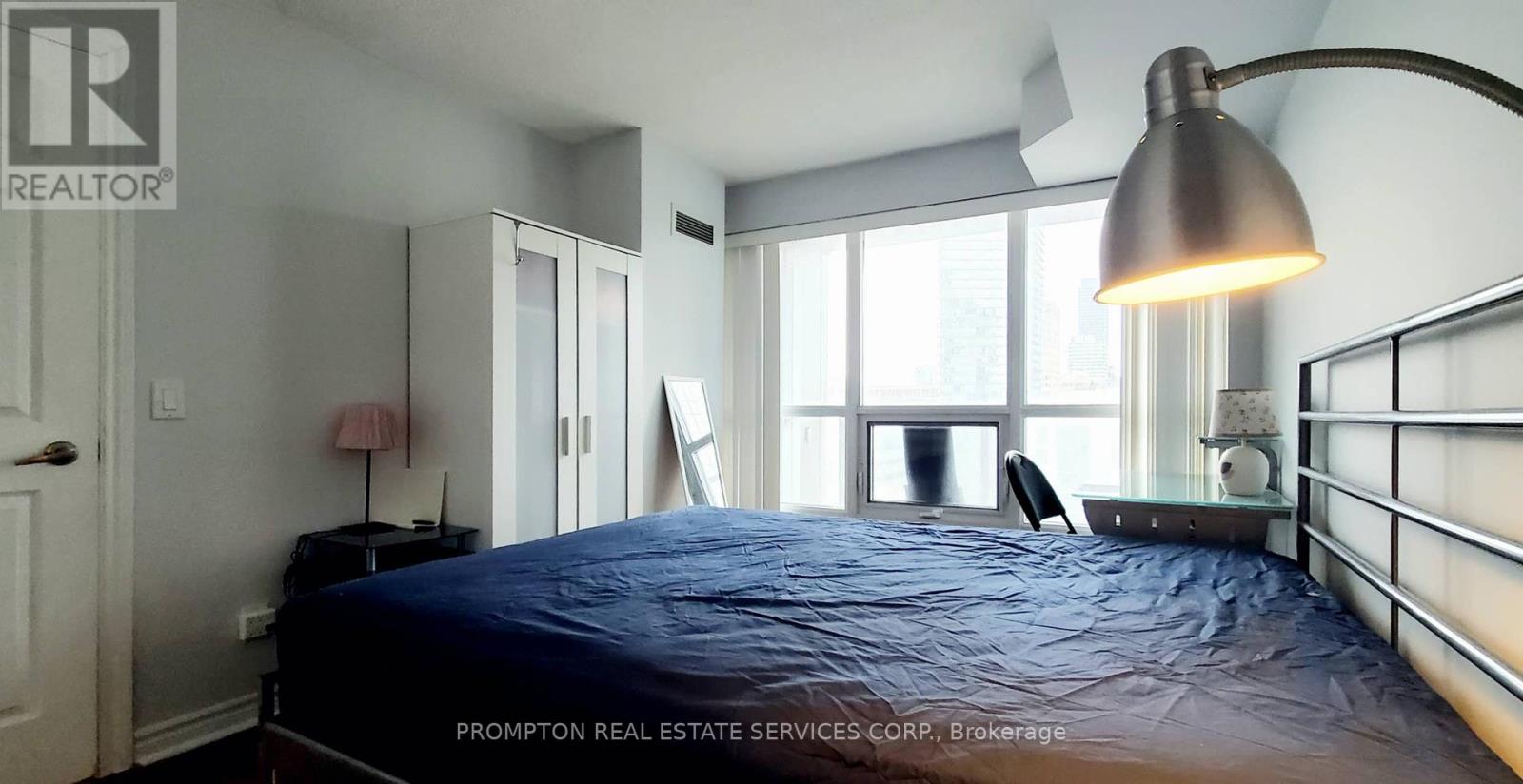 1913 - 763 Bay Street, Toronto, Ontario  M5G 2R3 - Photo 14 - C12140562