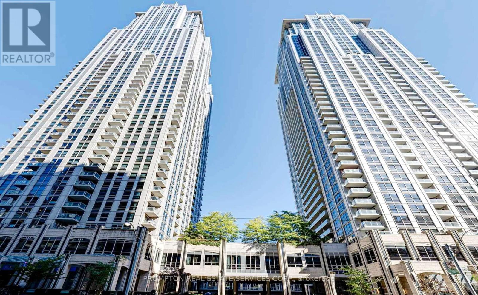1913 - 763 Bay Street, Toronto, Ontario  M5G 2R3 - Photo 2 - C12140562