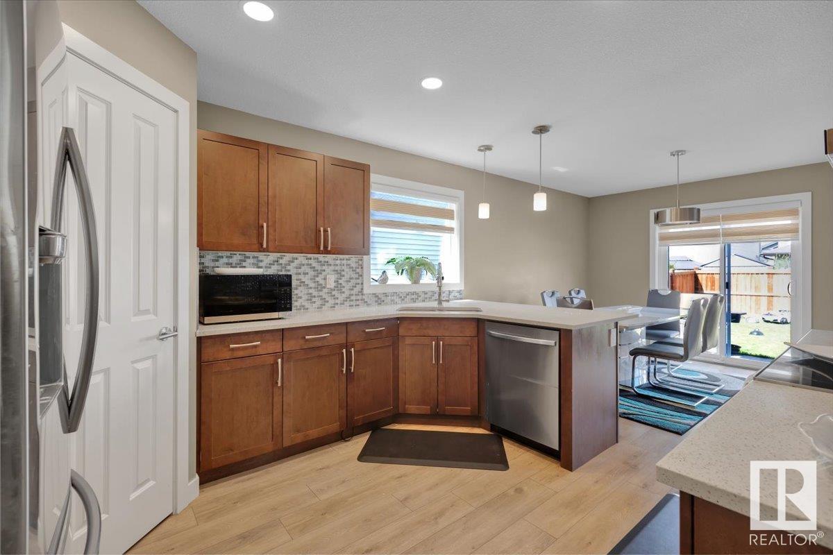 Property at 424 40 AV NW image 5