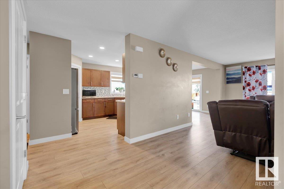 Property at 424 40 AV NW image 3
