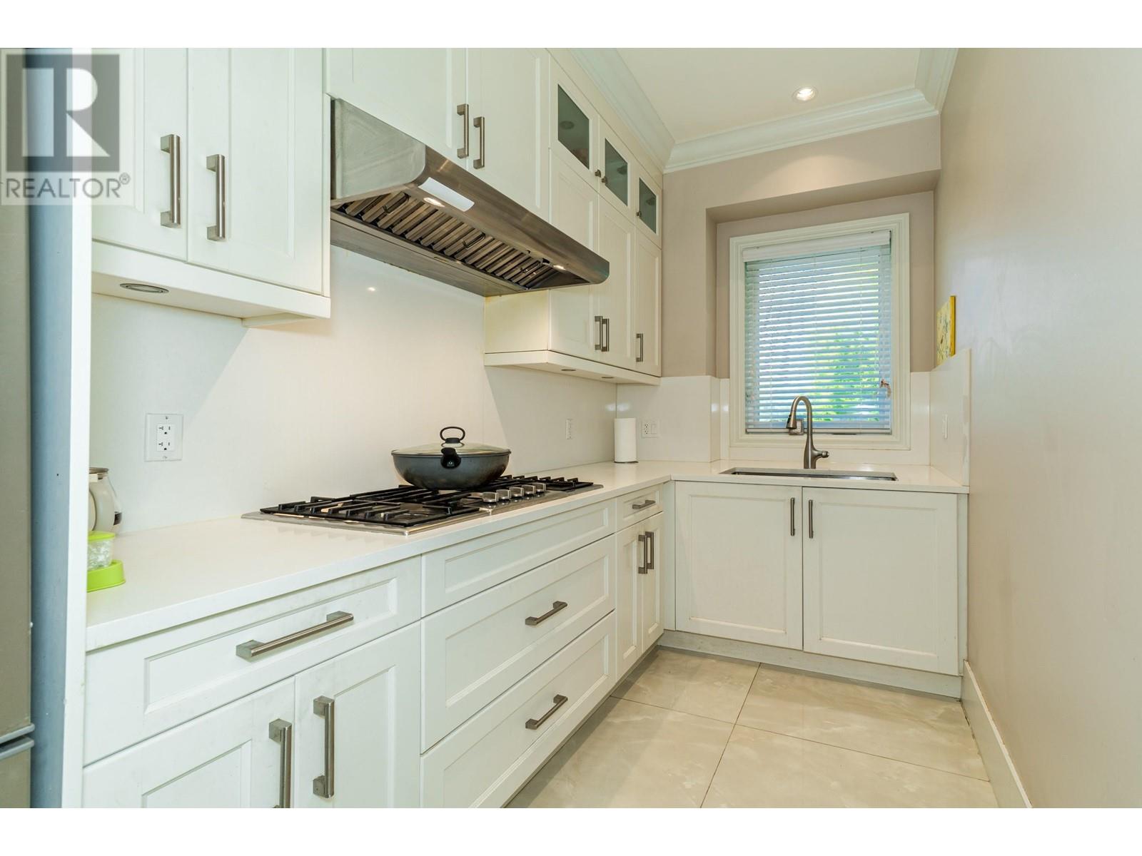 9191 OAKMOND ROAD, Richmond real estate listing R3000433 for sale