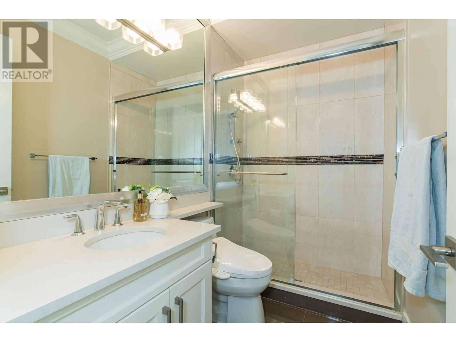 9191 OAKMOND ROAD, Richmond real estate listing R3000433 for sale