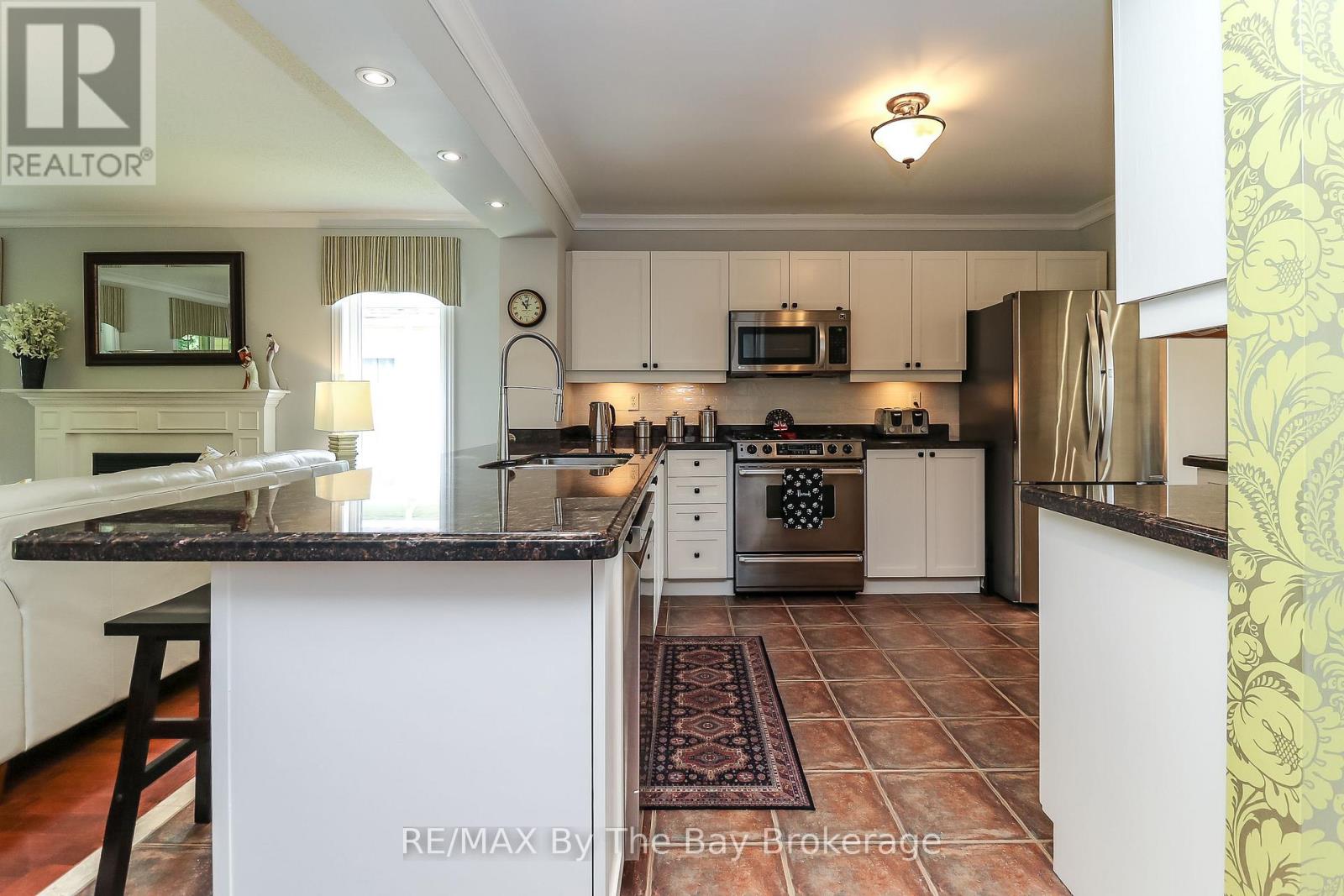 10 Masters Lane, Wasaga Beach, Ontario  L9Z 1S9 - Photo 21 - S12140606