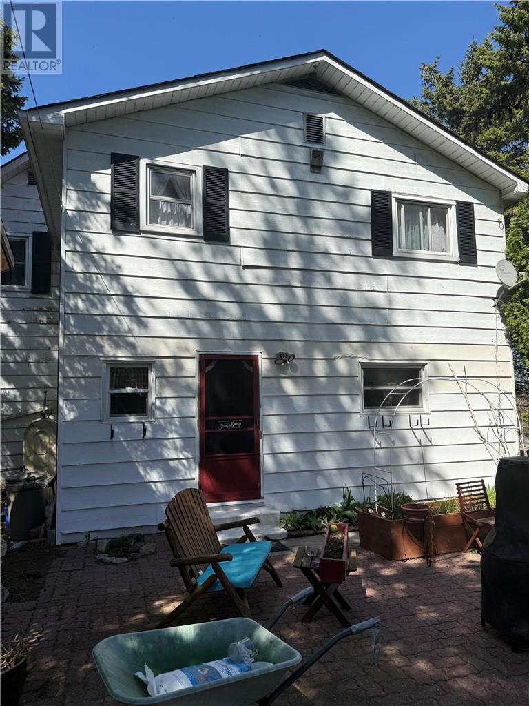 9 & 11 Robinson, Little Current, Ontario  P0P 1K0 - Photo 10 - 2122184