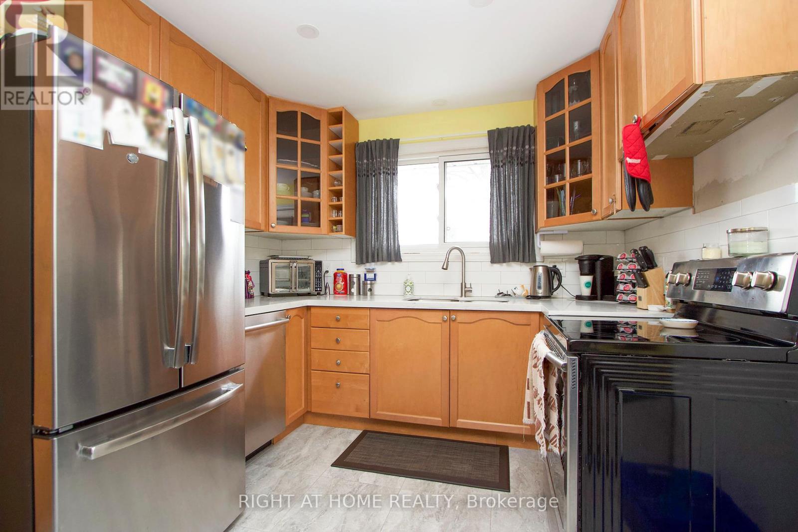 344 Kensington Crescent, Oshawa, Ontario  L1G 7S5 - Photo 9 - E12140574
