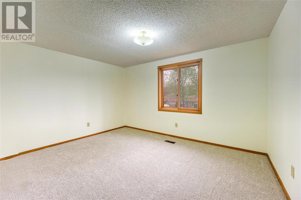38 Copperfield Court, Sarnia, Ontario  N7S 5K8 - Photo 24 - 25010903
