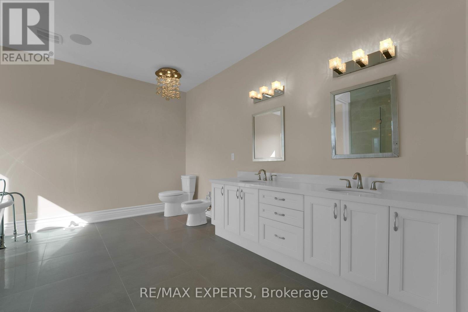 52 Skyline Trail, King, Ontario  L7B 1N1 - Photo 29 - N12037627