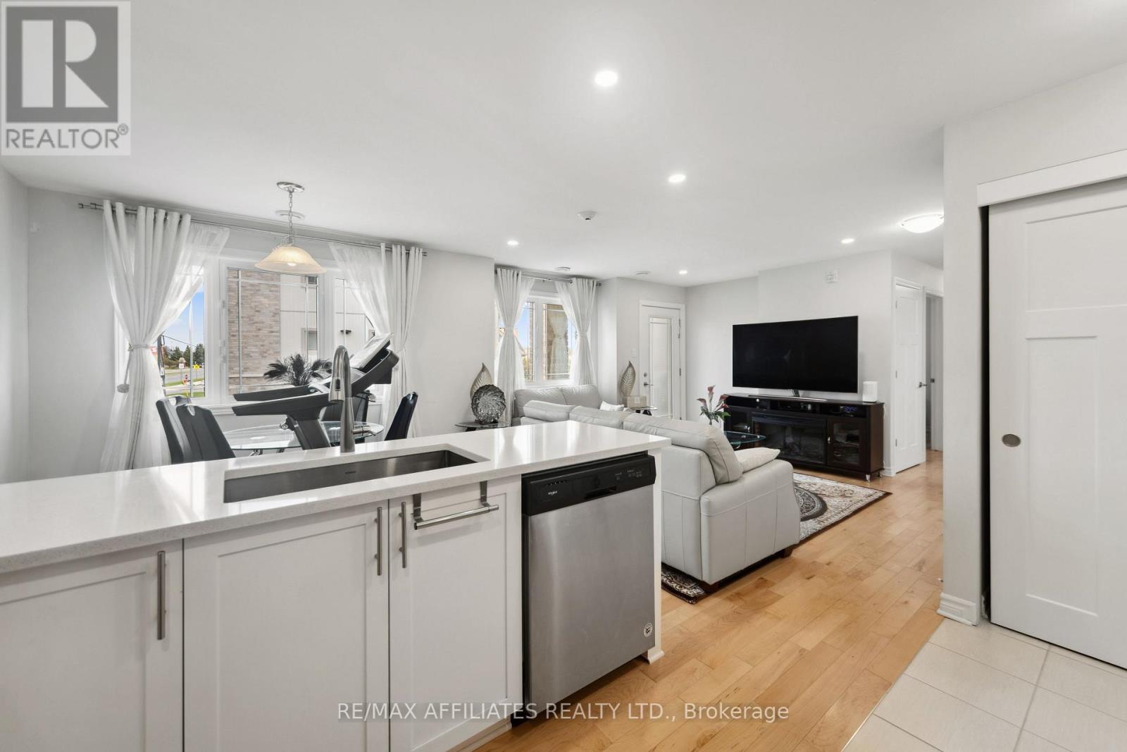 4 - 365 Tribeca Private, Ottawa, Ontario  K2J 6B4 - Photo 16 - X12140590