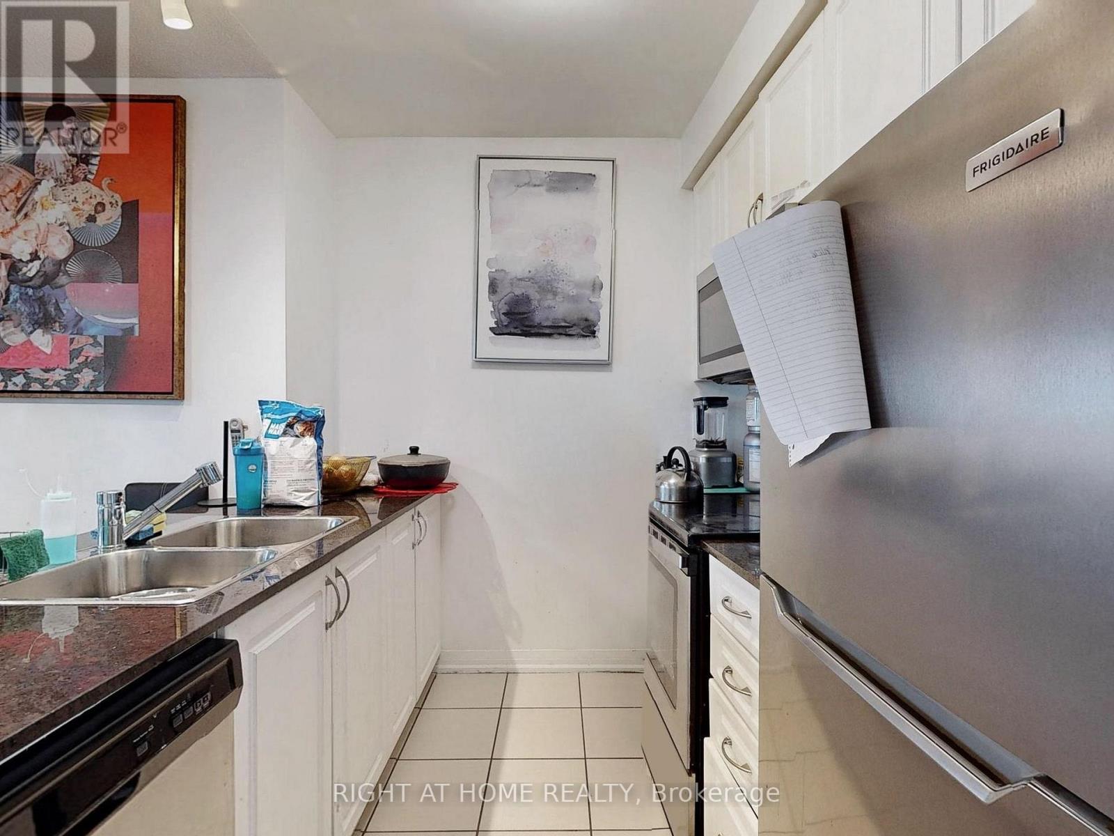 610 - 741 Sheppard Avenue W, Toronto (Clanton Park), Ontario  M3H 0C9 - Photo 19 - C12140585