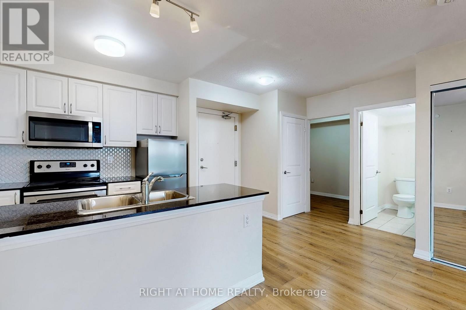 610 - 741 Sheppard Avenue W, Toronto (Clanton Park), Ontario  M3H 0C9 - Photo 21 - C12140585