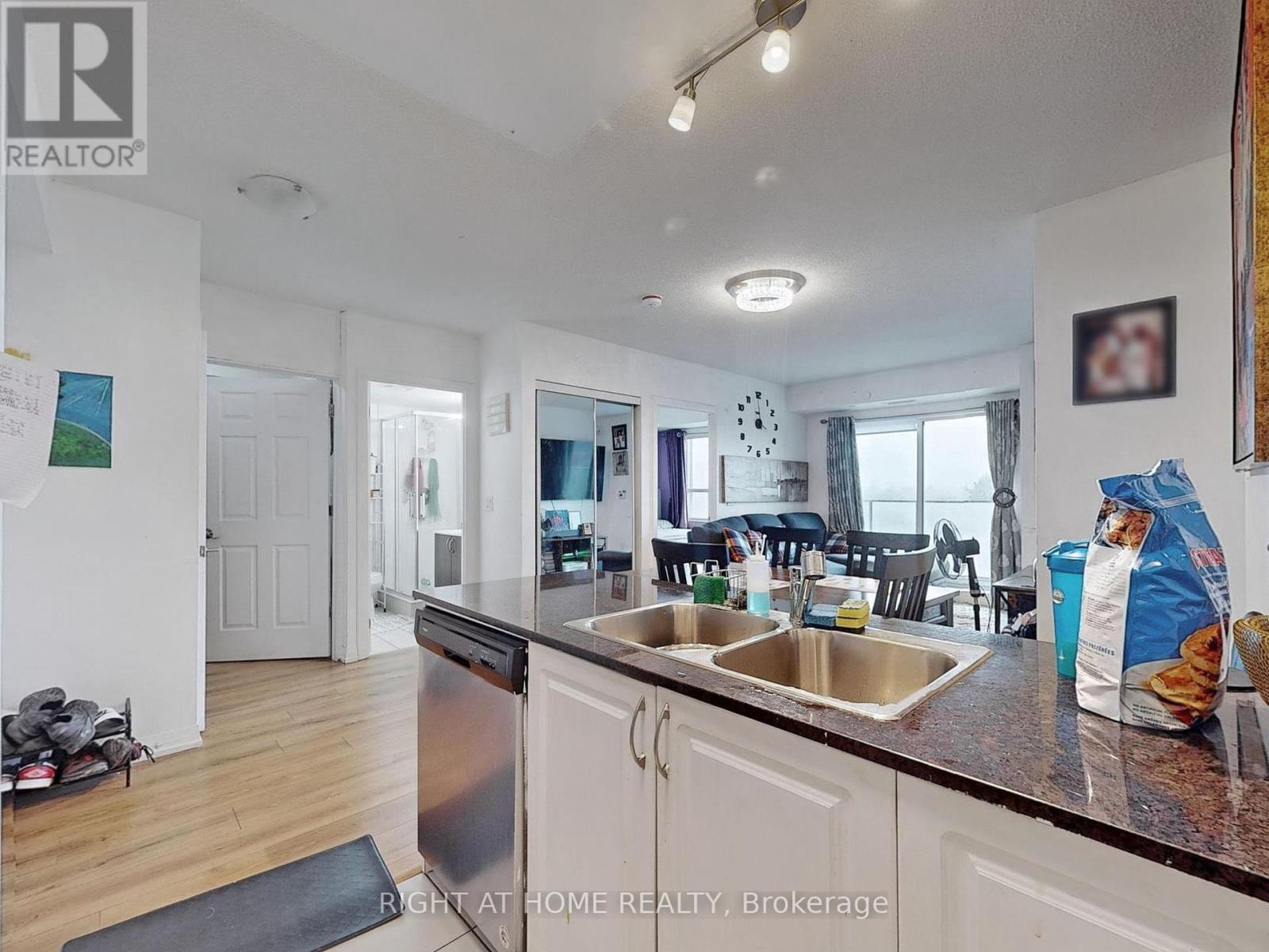 610 - 741 Sheppard Avenue W, Toronto (Clanton Park), Ontario  M3H 0C9 - Photo 24 - C12140585