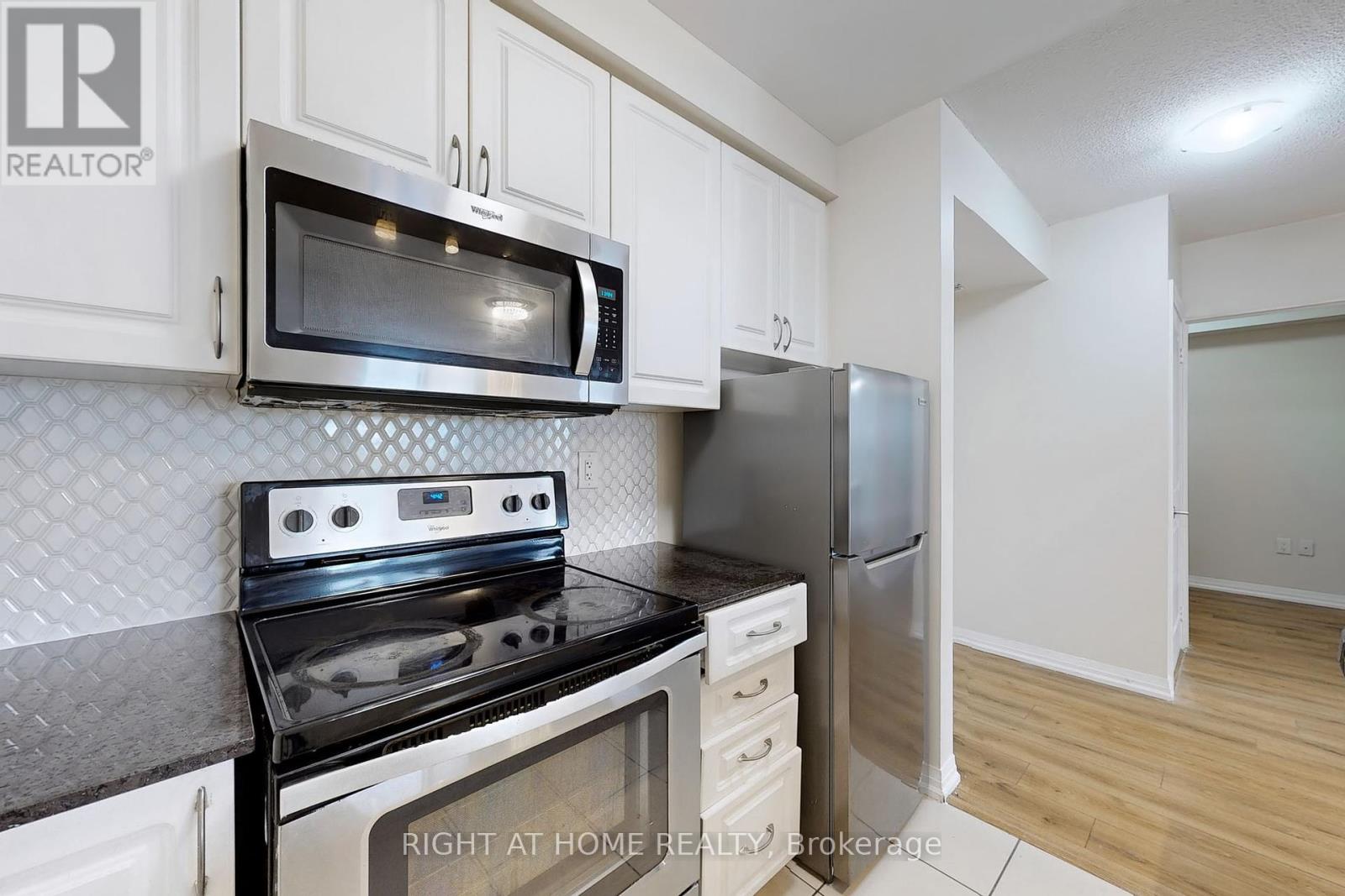 610 - 741 Sheppard Avenue W, Toronto (Clanton Park), Ontario  M3H 0C9 - Photo 25 - C12140585