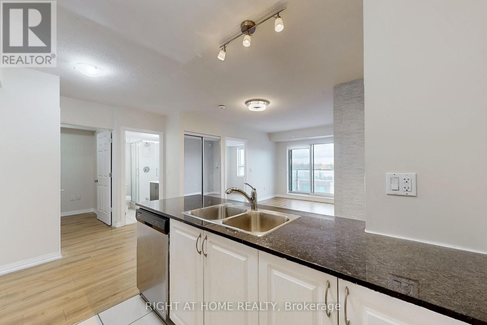 610 - 741 Sheppard Avenue W, Toronto (Clanton Park), Ontario  M3H 0C9 - Photo 27 - C12140585