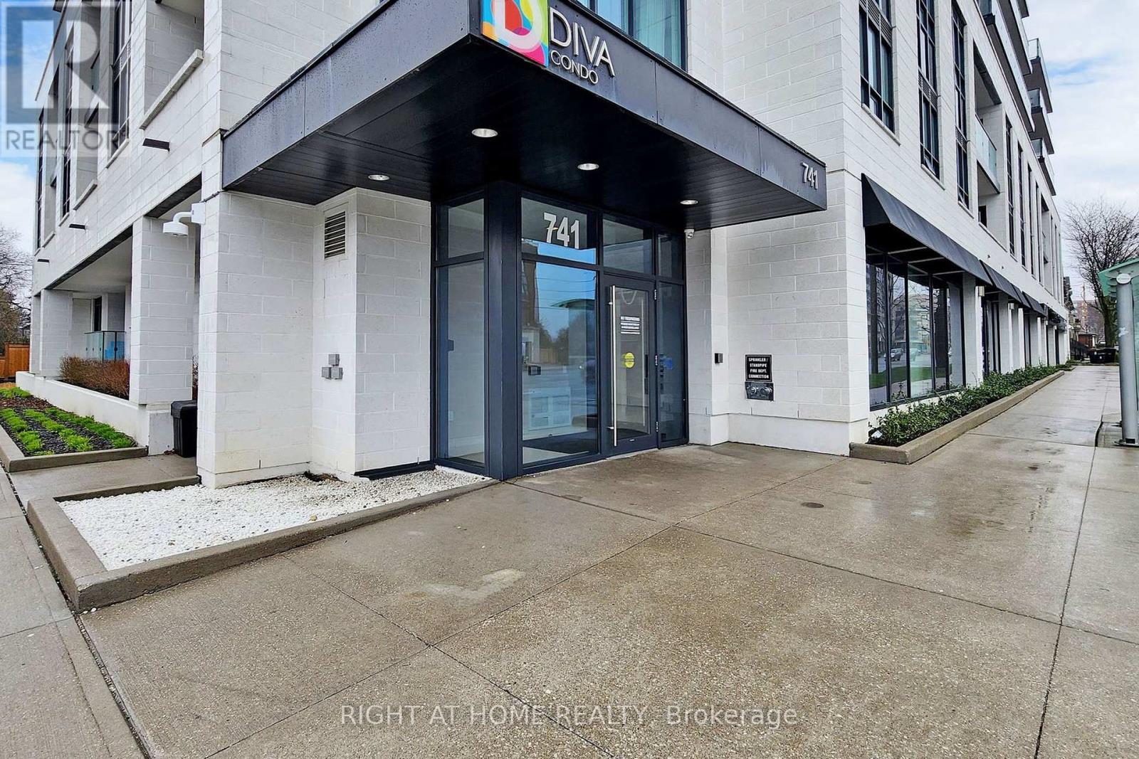 610 - 741 Sheppard Avenue W, Toronto (Clanton Park), Ontario  M3H 0C9 - Photo 3 - C12140585