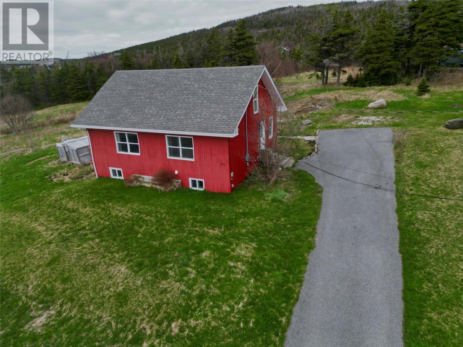 Property at 23 Westview Lane image 3