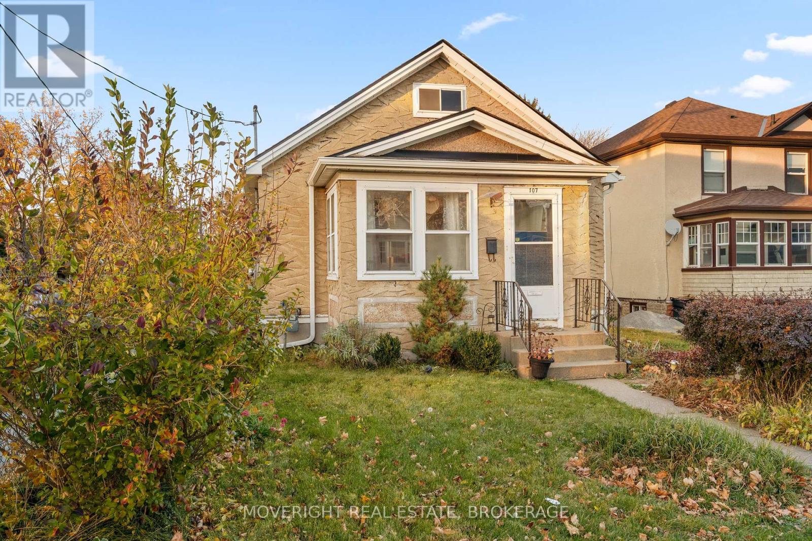 Property at 107 CARLTON STREET image 2
