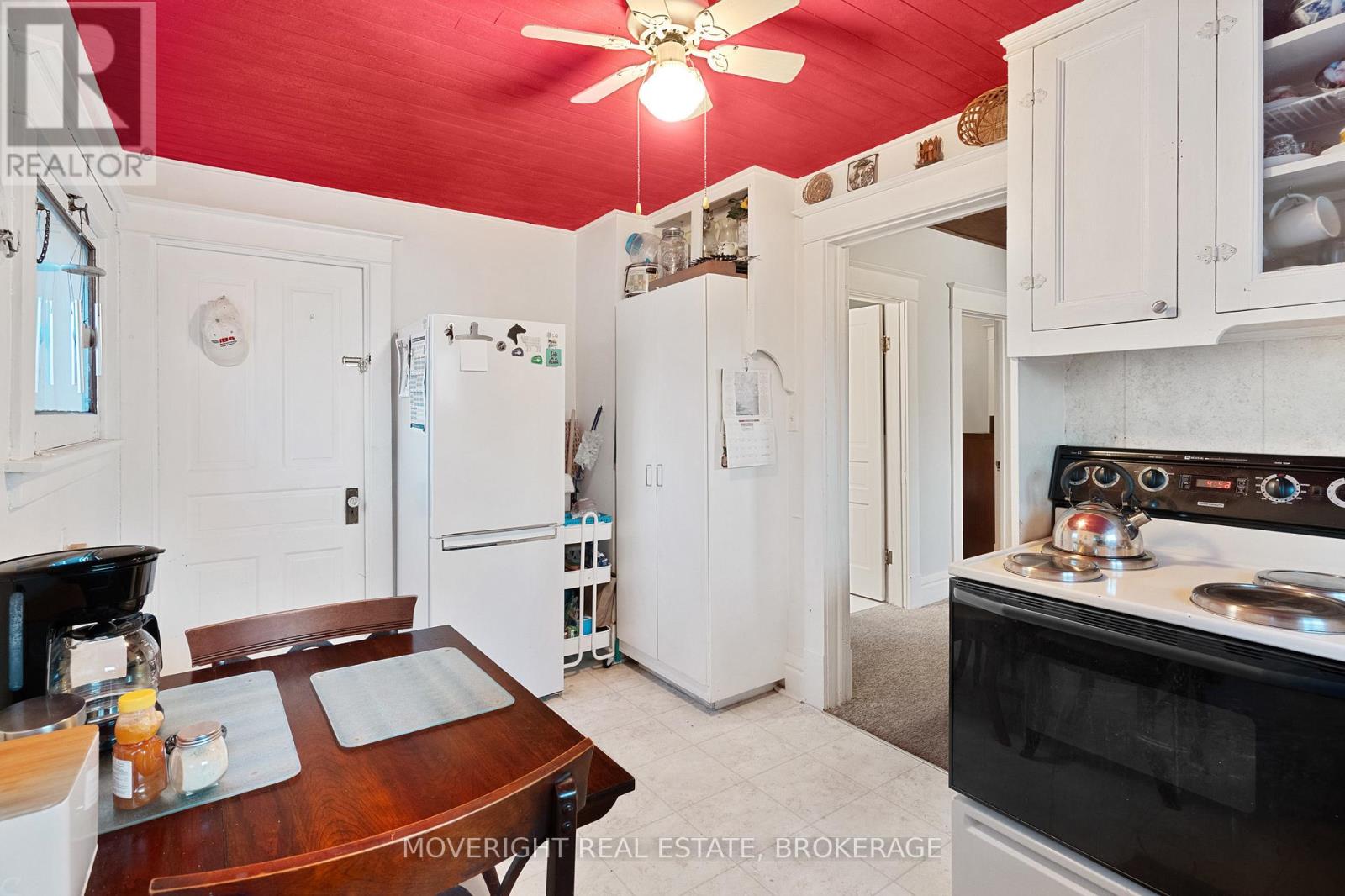 107 Carlton Street, St. Catharines (Haig), Ontario  L2R 1R4 - Photo 20 - X12140654