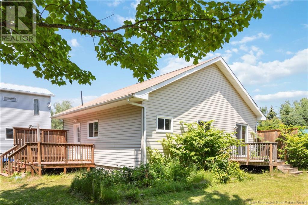 Property at 8 Fourth Avenue image 4