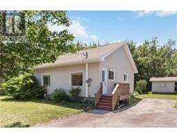 8 Fourth Avenue, Pointe-Du-Chêne, New Brunswick