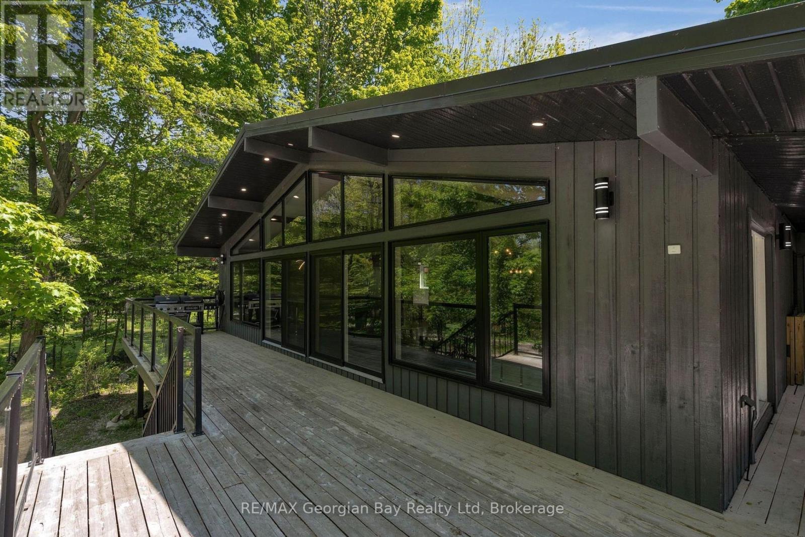 Property at 1745 TWIN OAKS CRESCENT image 2