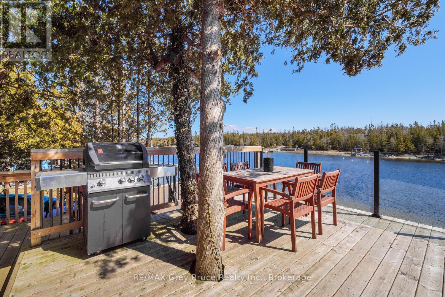 59 Simpson Avenue, Northern Bruce Peninsula, Ontario  N0H 2R0 - Photo 11 - X12140653